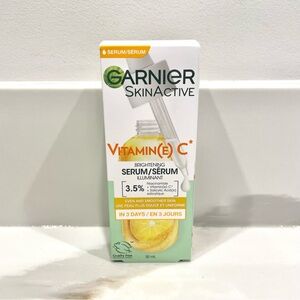 🟤2/$25 NEW Garnier SkinActive Vitamin C Brightening Serum
